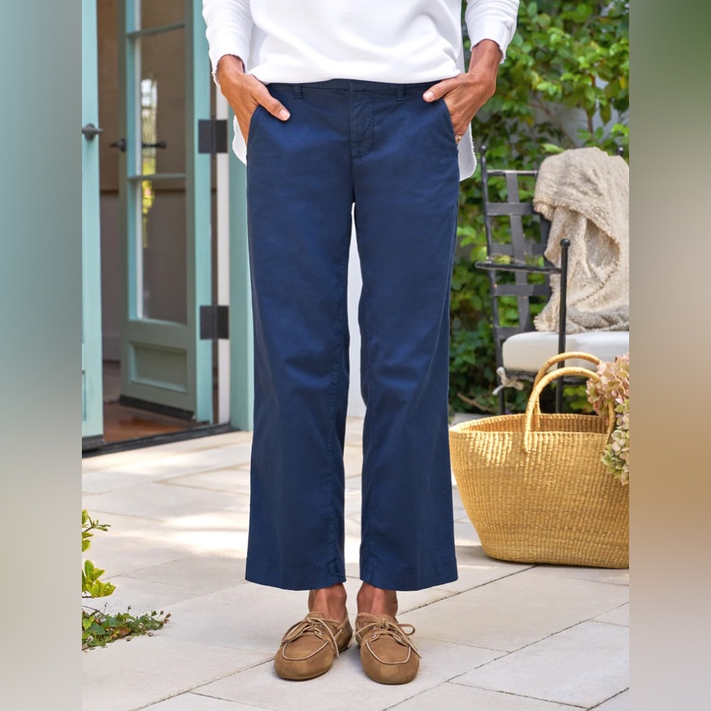 👉NWT Frank & Eileen WESTPORT
The Italian Wide-Leg Chino Size 6 Navy